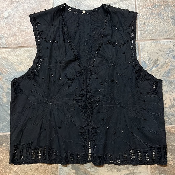 Silky Line Vest - Picture 7 of 8